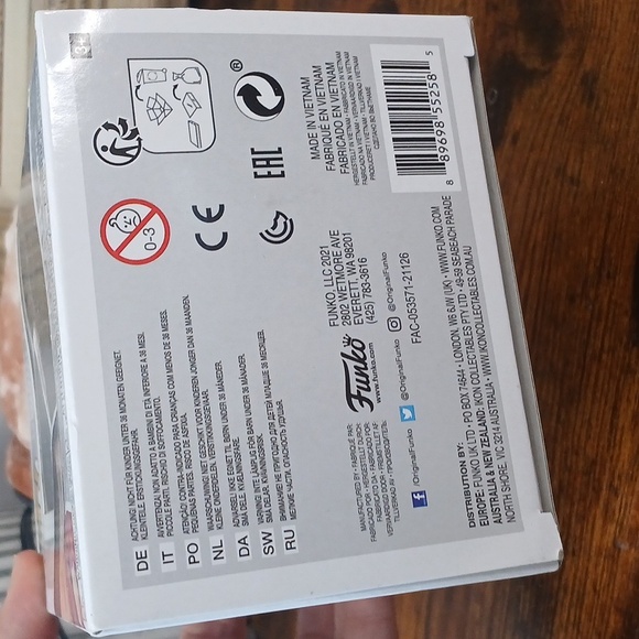 Funko Pop! It's a Small World Japan Vinyl Figure - Picture 7 of 7